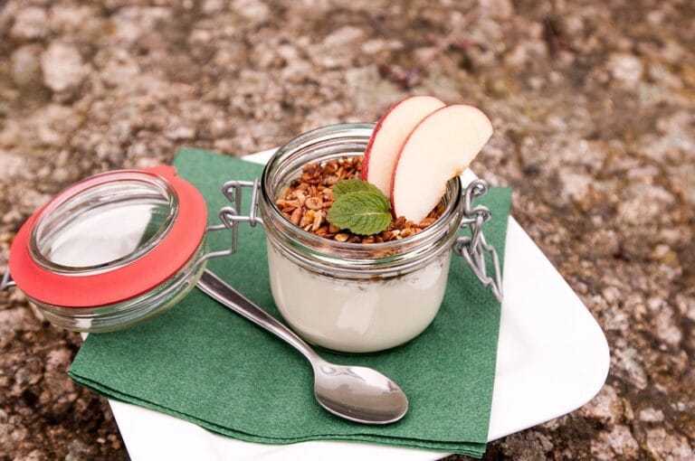 Mindful Eating: A Path to Better Digestion